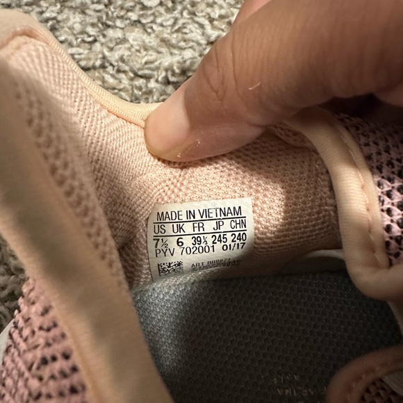 COPY - Adidas Shoes - Picture 9 of 9